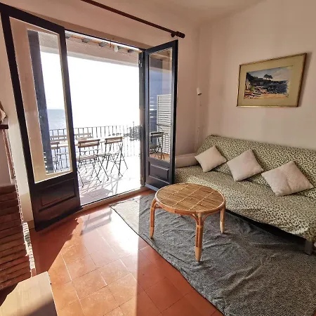 Oceanfront 30 Steps From The Beach Apartament